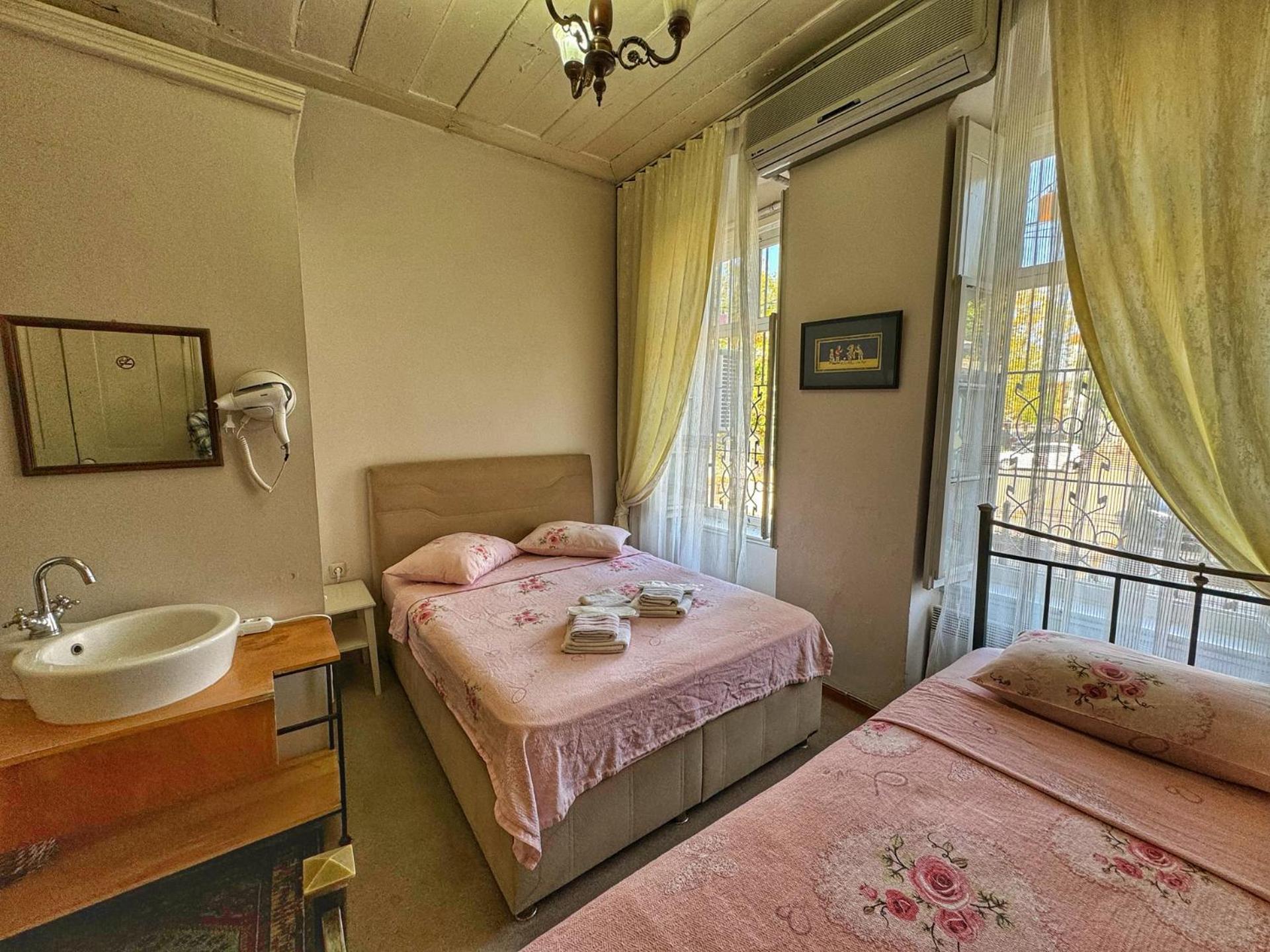 Eolya Konuk Evi Hotel Ayvalik Bagian luar foto